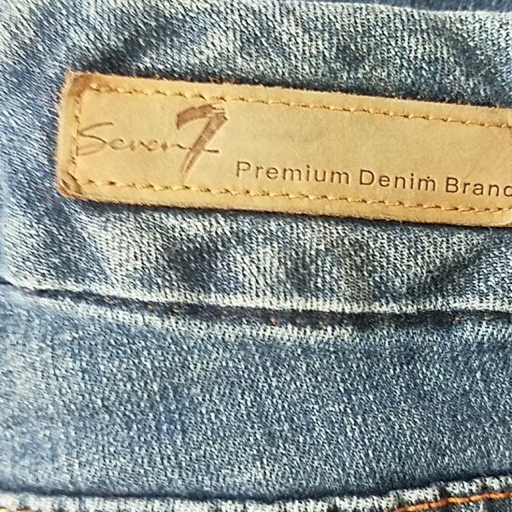 Jeans - Picture 2 of 4
